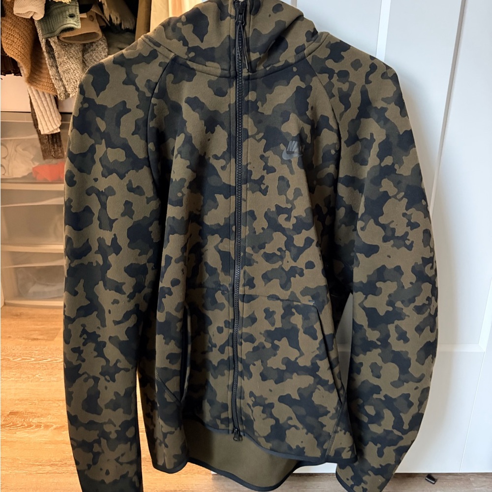Nike Men's Camouflage Zip-Up Sweatshirt Jacket